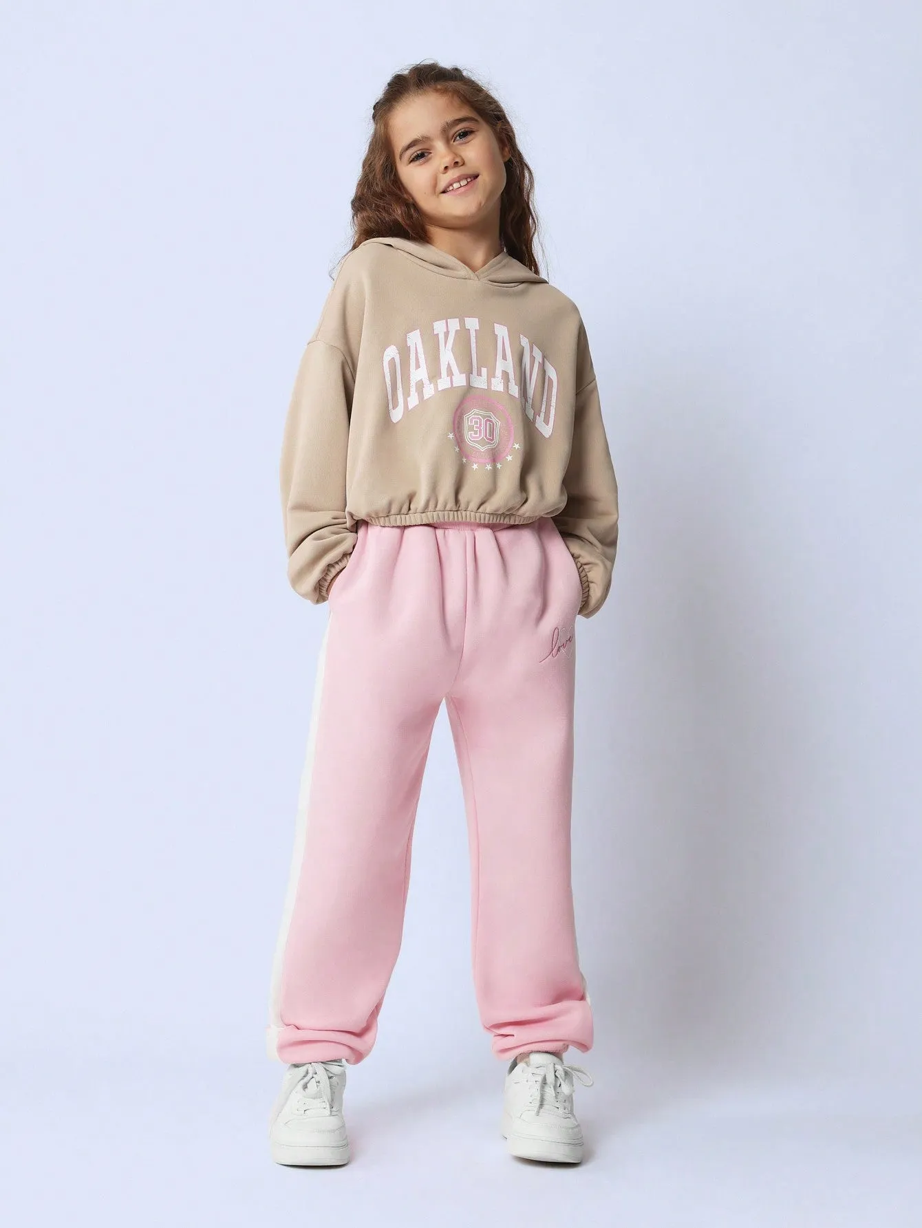 Tween Girls Comfy Crop Overhead Oakland Graphic Printed Elastic Hem Hoodie