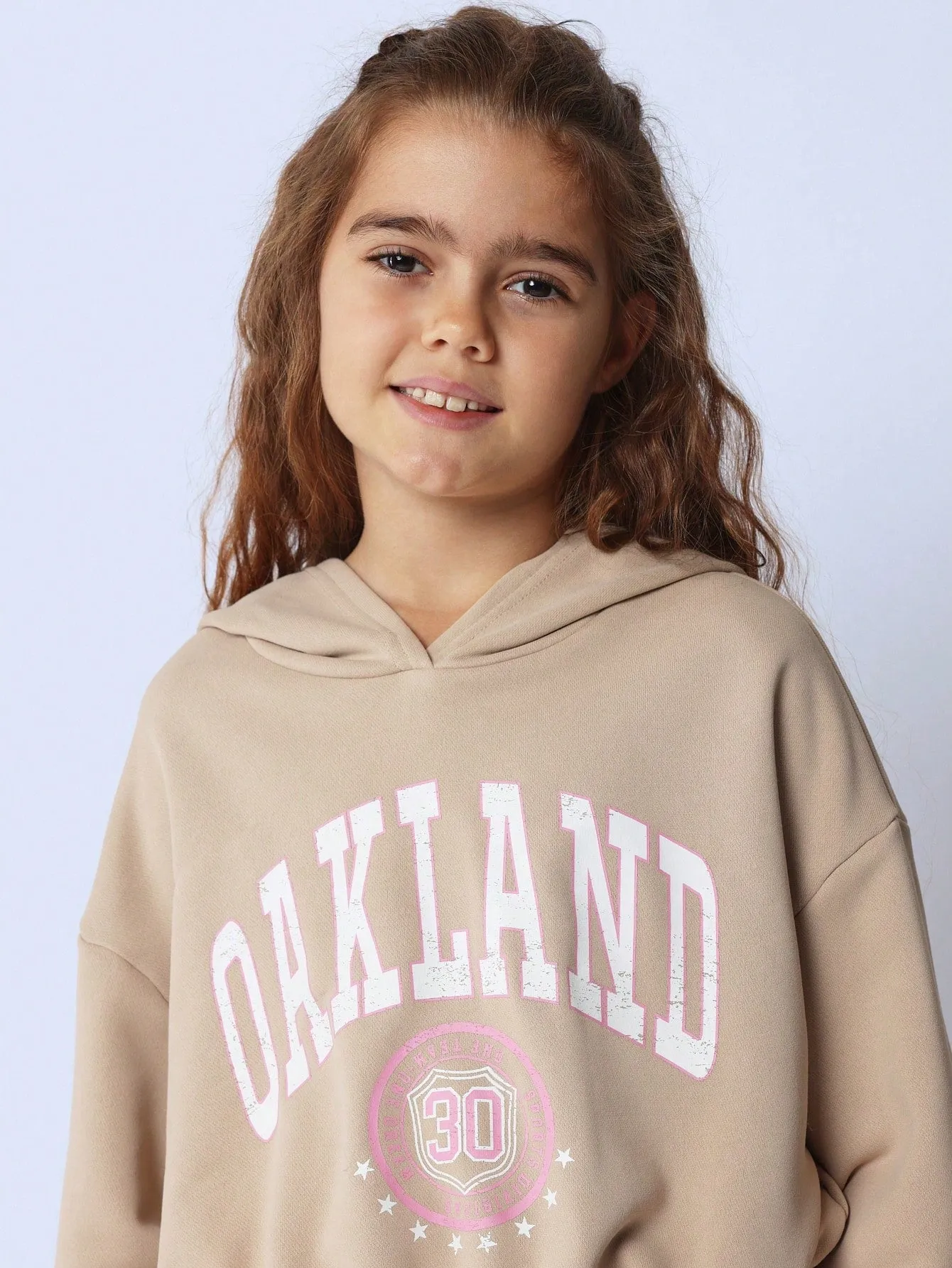 Tween Girls Comfy Crop Overhead Oakland Graphic Printed Elastic Hem Hoodie